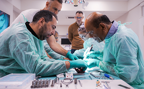atelier de chirurgie de la main avec pièces anatomiques individuelles KeriAcademy