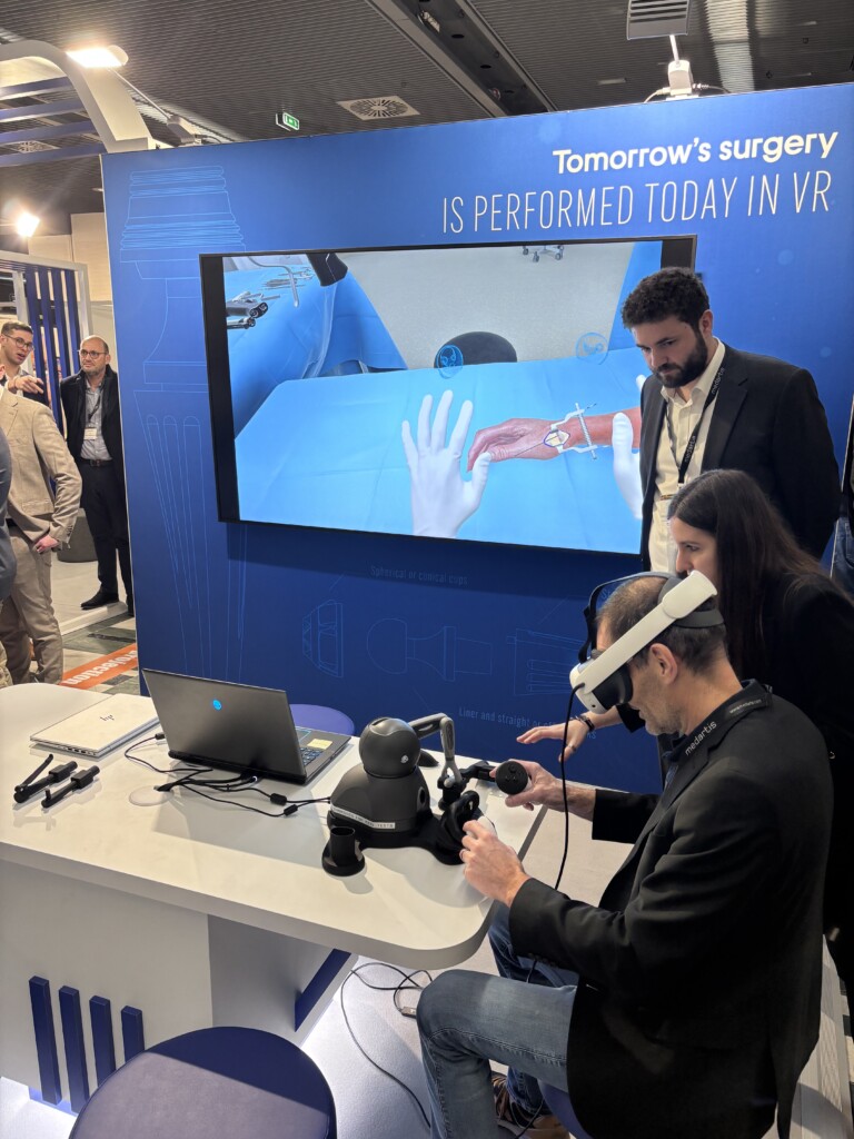 alt="Réalité virtuelle appliquée à la chirurgie de la main"